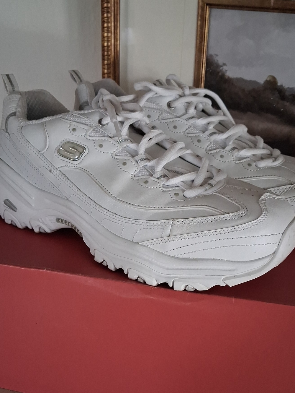 Skechers Womans White Athletic Lace-Up Sneakers